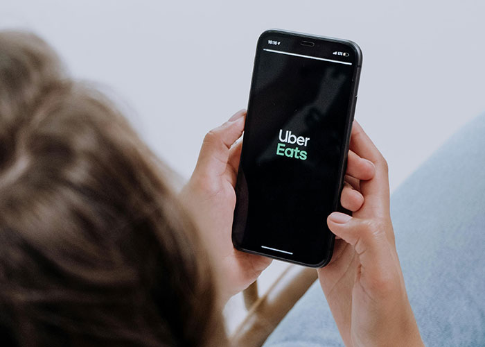 “If Buying Isn’t Owning, Piracy Isn’t Stealing”: 35 Tech Products That Are Huge Scams